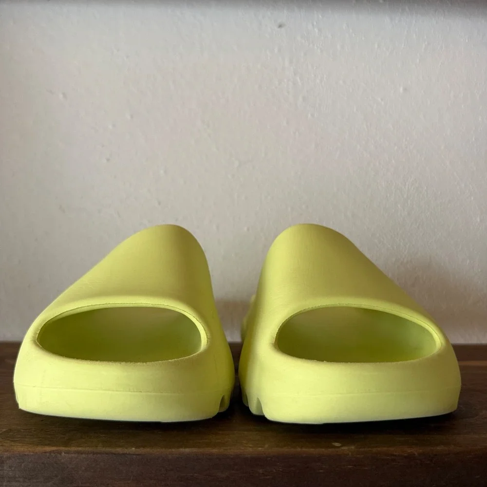 Adidas Yeezy Slide Glow Green US 4 Foam Slip On Sandals HQ6447